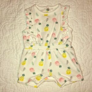 Baby girls 💕romper w/ Pink & yellow Pineapples🍍